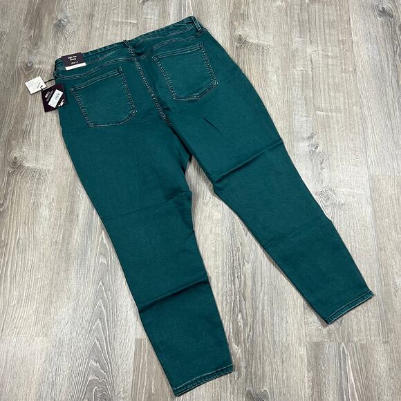Ava & Viv Women's Plus Size Green High-Rise Ankle Jeans - Size 18W - NWT - Picture 10 of 15